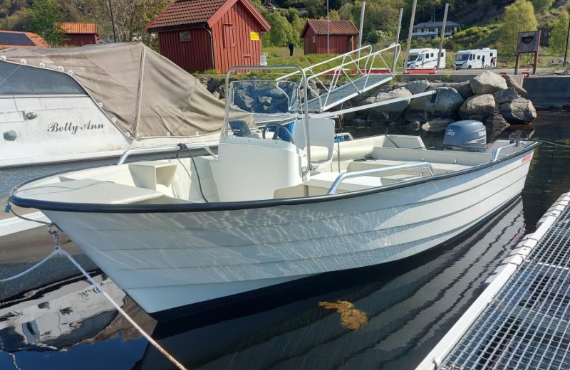 Øien 530 F, Außenborder Yamaha mit 40 PS, Steuerkonsole, Echolot- Kartenplotter 